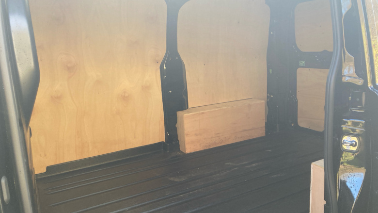 Ford Transit Custom E-320 L1 Rwd 100kW 65kWh H1 Van Limited Auto